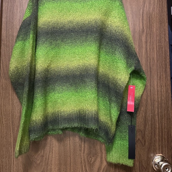 Carbon38 Green ombre Striped Sweater - Picture 3 of 10